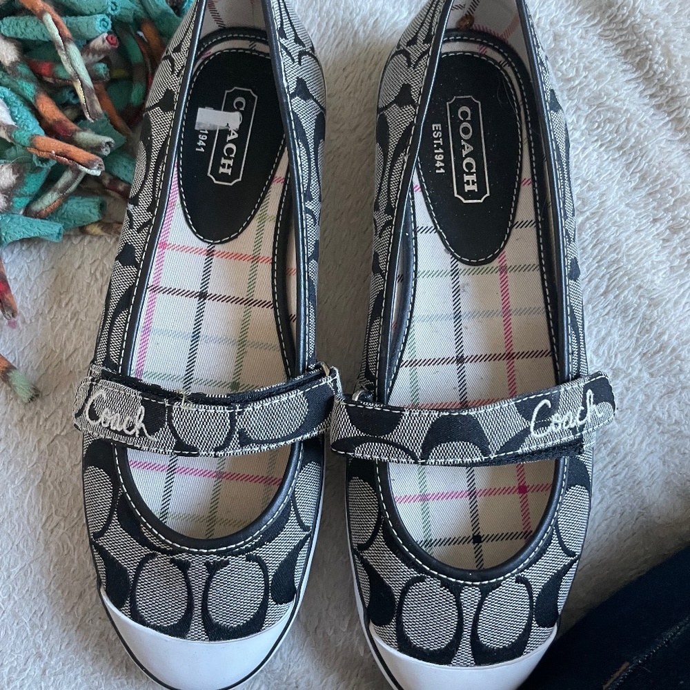 Coach maryjanes size 8.5